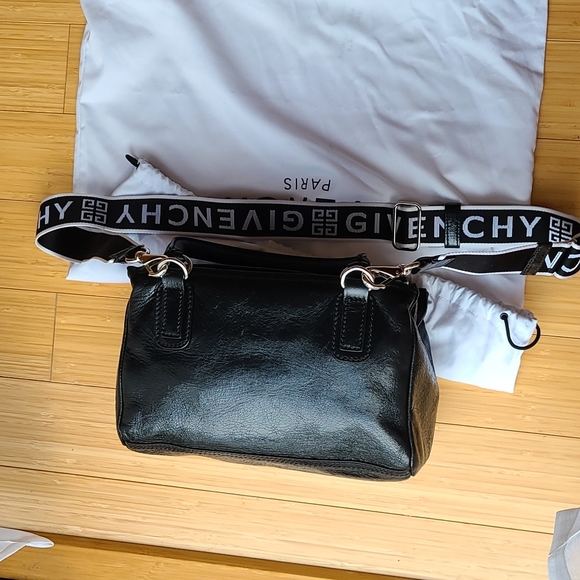 TRADED * Givenchy Crackled Patent 4G Small Pandora Black - Picture 3 of 13